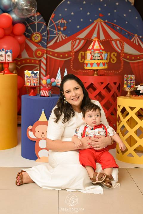 Festa Infantil - Evelyn Moura Fotografia - Fotografia em Niterói, Rio de Janeiro - casa de festa - decoração - decoração de festa - festa colorida- docinhos - bolo - criança - crianças - festa linda - tema aladdin - disney  - casa de festa '