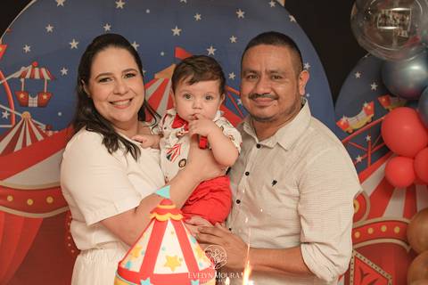 Festa Infantil - Evelyn Moura Fotografia - Fotografia em Niterói, Rio de Janeiro - casa de festa - decoração - decoração de festa - festa colorida- docinhos - bolo - criança - crianças - festa linda - tema aladdin - disney  - casa de festa '