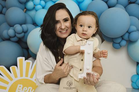 Ensaio de Acompanhamento de bebê. Evelyn Moura Fotografia. Fotógrafa em Niterói, Rio de Janeiro. Newborn. Festa infantil - Smash the cake - Smash the fruit - bebê - ensaio de 1 ano - viral - disney - festa de aniversário - volta ao sol '