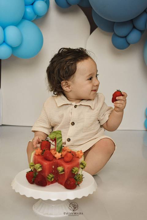 Ensaio de Acompanhamento de bebê. Evelyn Moura Fotografia. Fotógrafa em Niterói, Rio de Janeiro. Newborn. Festa infantil - Smash the cake - Smash the fruit - bebê - ensaio de 1 ano - viral - disney - festa de aniversário - volta ao sol '