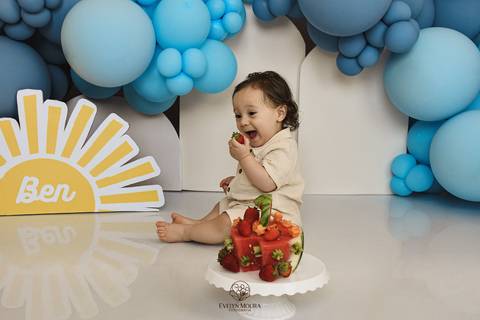 Ensaio de Acompanhamento de bebê. Evelyn Moura Fotografia. Fotógrafa em Niterói, Rio de Janeiro. Newborn. Festa infantil - Smash the cake - Smash the fruit - bebê - ensaio de 1 ano - viral - disney - festa de aniversário - volta ao sol '