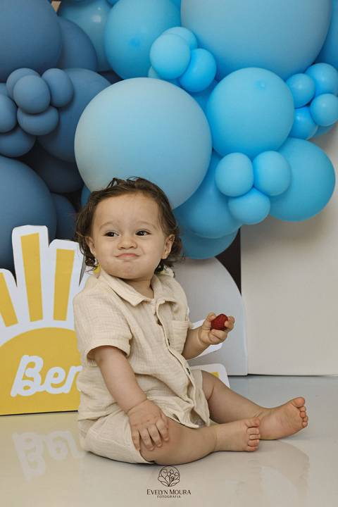 Ensaio de Acompanhamento de bebê. Evelyn Moura Fotografia. Fotógrafa em Niterói, Rio de Janeiro. Newborn. Festa infantil - Smash the cake - Smash the fruit - bebê - ensaio de 1 ano - viral - disney - festa de aniversário - volta ao sol '