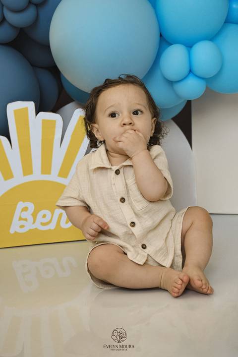 Ensaio de Acompanhamento de bebê. Evelyn Moura Fotografia. Fotógrafa em Niterói, Rio de Janeiro. Newborn. Festa infantil - Smash the cake - Smash the fruit - bebê - ensaio de 1 ano - viral - disney - festa de aniversário - volta ao sol '