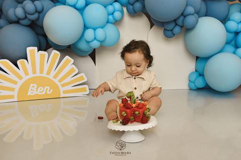 Ensaio de Acompanhamento de bebê. Evelyn Moura Fotografia. Fotógrafa em Niterói, Rio de Janeiro. Newborn. Festa infantil - Smash the cake - Smash the fruit - bebê - ensaio de 1 ano - viral - disney - festa de aniversário - volta ao sol '