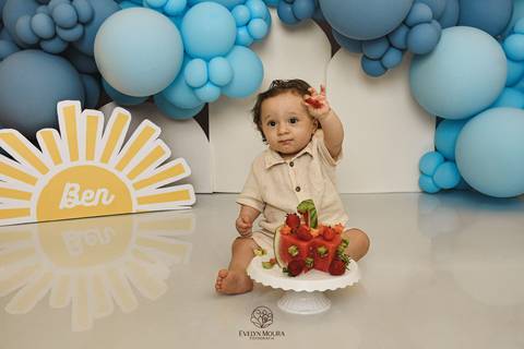 Ensaio de Acompanhamento de bebê. Evelyn Moura Fotografia. Fotógrafa em Niterói, Rio de Janeiro. Newborn. Festa infantil - Smash the cake - Smash the fruit - bebê - ensaio de 1 ano - viral - disney - festa de aniversário - volta ao sol '