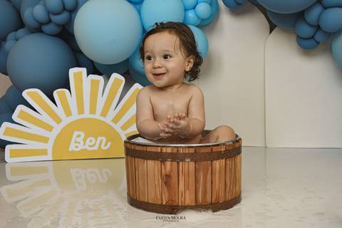 Ensaio de Acompanhamento de bebê. Evelyn Moura Fotografia. Fotógrafa em Niterói, Rio de Janeiro. Newborn. Festa infantil - Smash the cake - Smash the fruit - bebê - ensaio de 1 ano - viral - disney - festa de aniversário - volta ao sol '