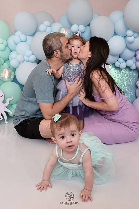 Ensaio de Acompanhamento de bebê. Evelyn Moura Fotografia. Fotógrafa em Niterói, Rio de Janeiro. Newborn. Festa infantil - Smash the cake - Smash the fruit - bebê - ensaio de 1 ano - viral - disney - festa de aniversário - volta ao sol '