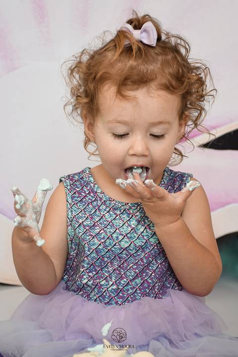Ensaio de Acompanhamento de bebê. Evelyn Moura Fotografia. Fotógrafa em Niterói, Rio de Janeiro. Newborn. Festa infantil - Smash the cake - Smash the fruit - bebê - ensaio de 1 ano - viral - disney - festa de aniversário - volta ao sol '