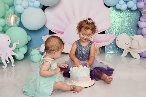 Ensaio de Acompanhamento de bebê. Evelyn Moura Fotografia. Fotógrafa em Niterói, Rio de Janeiro. Newborn. Festa infantil - Smash the cake - Smash the fruit - bebê - ensaio de 1 ano - viral - disney - festa de aniversário - volta ao sol '