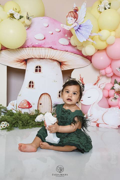 Ensaio de Acompanhamento de bebê. Evelyn Moura Fotografia. Fotógrafa em Niterói, Rio de Janeiro. Newborn. Festa infantil - Smash the cake - Smash the fruit - bebê - ensaio de 1 ano - viral - disney - festa de aniversário - jardim encantado - floresta '