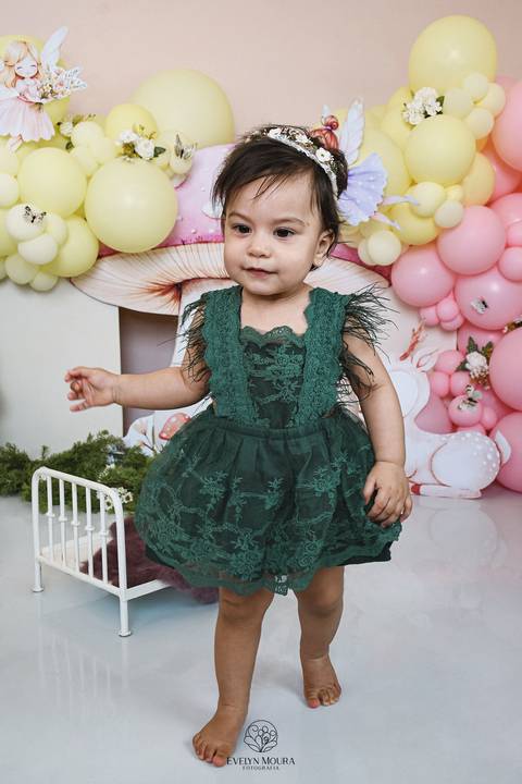 Ensaio de Acompanhamento de bebê. Evelyn Moura Fotografia. Fotógrafa em Niterói, Rio de Janeiro. Newborn. Festa infantil - Smash the cake - Smash the fruit - bebê - ensaio de 1 ano - viral - disney - festa de aniversário - jardim encantado - floresta '