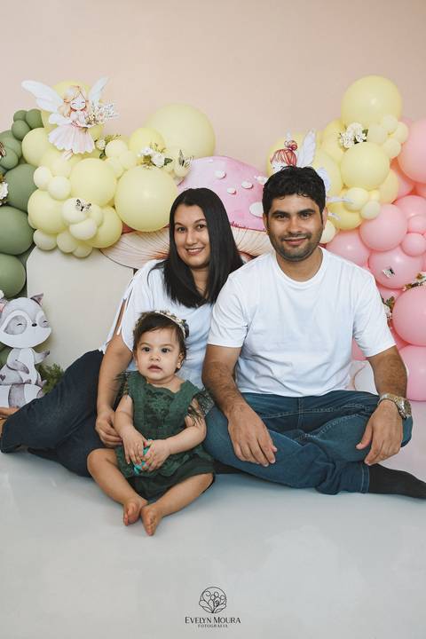 Ensaio de Acompanhamento de bebê. Evelyn Moura Fotografia. Fotógrafa em Niterói, Rio de Janeiro. Newborn. Festa infantil - Smash the cake - Smash the fruit - bebê - ensaio de 1 ano - viral - disney - festa de aniversário - jardim encantado - floresta '