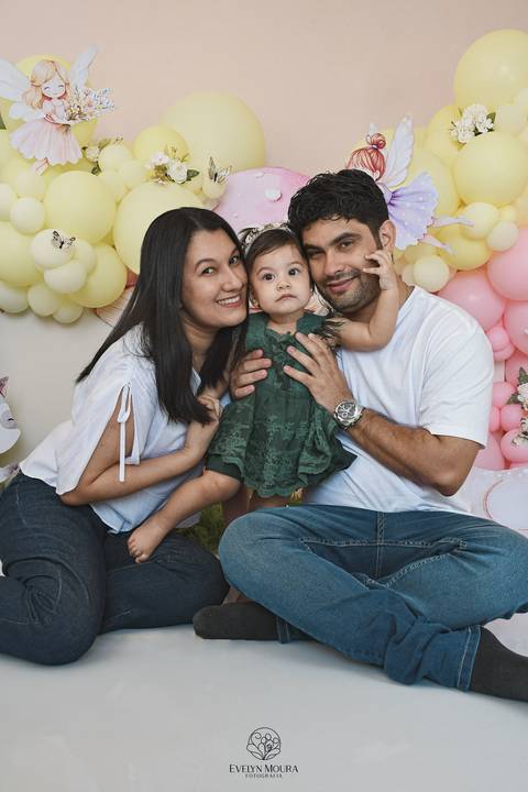 Ensaio de Acompanhamento de bebê. Evelyn Moura Fotografia. Fotógrafa em Niterói, Rio de Janeiro. Newborn. Festa infantil - Smash the cake - Smash the fruit - bebê - ensaio de 1 ano - viral - disney - festa de aniversário - jardim encantado - floresta '