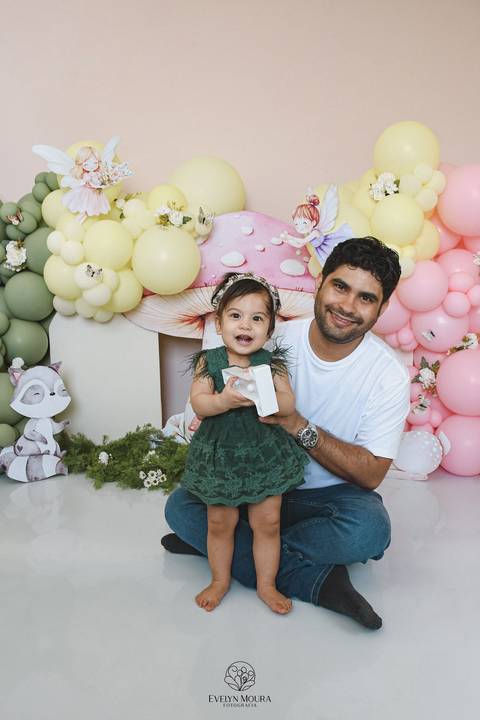 Ensaio de Acompanhamento de bebê. Evelyn Moura Fotografia. Fotógrafa em Niterói, Rio de Janeiro. Newborn. Festa infantil - Smash the cake - Smash the fruit - bebê - ensaio de 1 ano - viral - disney - festa de aniversário - jardim encantado - floresta '