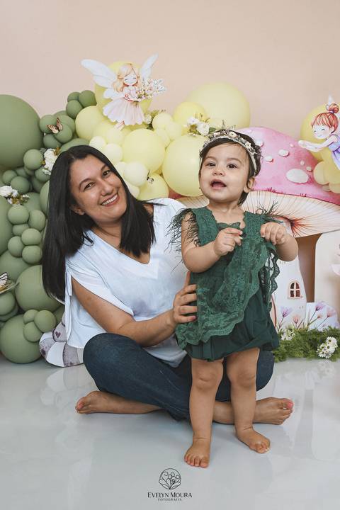 Ensaio de Acompanhamento de bebê. Evelyn Moura Fotografia. Fotógrafa em Niterói, Rio de Janeiro. Newborn. Festa infantil - Smash the cake - Smash the fruit - bebê - ensaio de 1 ano - viral - disney - festa de aniversário - jardim encantado - floresta '