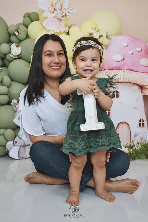 Ensaio de Acompanhamento de bebê. Evelyn Moura Fotografia. Fotógrafa em Niterói, Rio de Janeiro. Newborn. Festa infantil - Smash the cake - Smash the fruit - bebê - ensaio de 1 ano - viral - disney - festa de aniversário - jardim encantado - floresta '