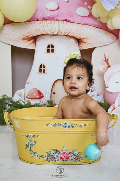 Ensaio de Acompanhamento de bebê. Evelyn Moura Fotografia. Fotógrafa em Niterói, Rio de Janeiro. Newborn. Festa infantil - Smash the cake - Smash the fruit - bebê - ensaio de 1 ano - viral - disney - festa de aniversário - jardim encantado - floresta '