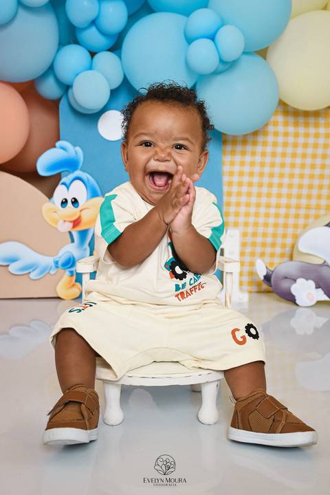 Ensaio de Acompanhamento de bebê. Evelyn Moura Fotografia. Fotógrafa em Niterói, Rio de Janeiro. Newborn. Festa infantil - Smash the cake - Smash the fruit - bebê - ensaio de 1 ano - viral - disney - festa de aniversário - baby looney tunes'