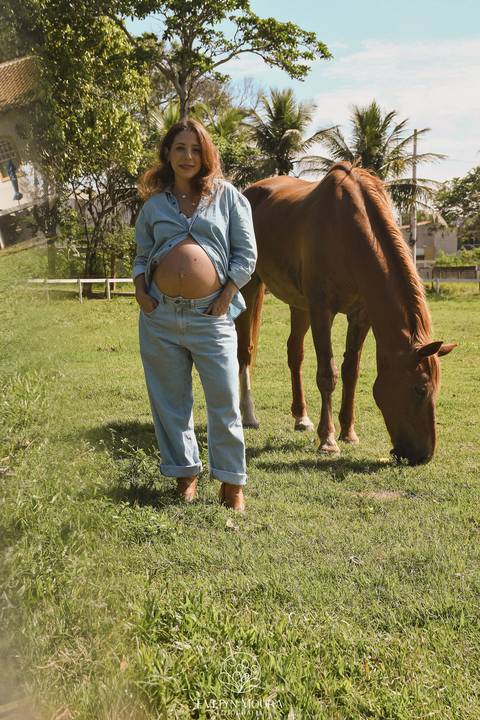 Ensaio Lifestyle Gestante - Ensaio Gestante Estúdio - Niterói, Rio de Janeiro - Evelyn Moura Fotografia - Ensaio de Gestante - Gestante - Newborn - Ensaio em casa - Doce gestar - cavalo - fazenda - parto - maternidade - ensaio externo em Vitória ES'