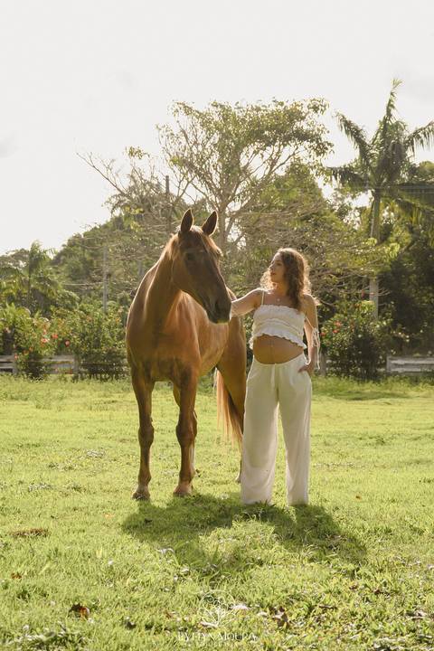 Ensaio Lifestyle Gestante - Ensaio Gestante Estúdio - Niterói, Rio de Janeiro - Evelyn Moura Fotografia - Ensaio de Gestante - Gestante - Newborn - Ensaio em casa - Doce gestar - cavalo - fazenda - parto - maternidade - ensaio externo em Vitória ES'