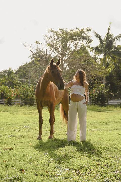 Ensaio Lifestyle Gestante - Ensaio Gestante Estúdio - Niterói, Rio de Janeiro - Evelyn Moura Fotografia - Ensaio de Gestante - Gestante - Newborn - Ensaio em casa - Doce gestar - cavalo - fazenda - parto - maternidade - ensaio externo em Vitória ES'