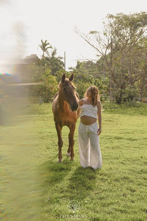 Ensaio Lifestyle Gestante - Ensaio Gestante Estúdio - Niterói, Rio de Janeiro - Evelyn Moura Fotografia - Ensaio de Gestante - Gestante - Newborn - Ensaio em casa - Doce gestar - cavalo - fazenda - parto - maternidade - ensaio externo em Vitória ES'