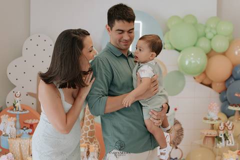 Festa Infantil - Evelyn Moura Fotografia - Fotografia em Niterói, Rio de Janeiro - casa de festa - decoração - decoração de festa - festa colorida- docinhos - bolo - criança - crianças - festa linda - tema safari- casa de festa '