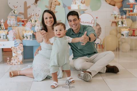 Festa Infantil - Evelyn Moura Fotografia - Fotografia em Niterói, Rio de Janeiro - casa de festa - decoração - decoração de festa - festa colorida- docinhos - bolo - criança - crianças - festa linda - tema safari- casa de festa '