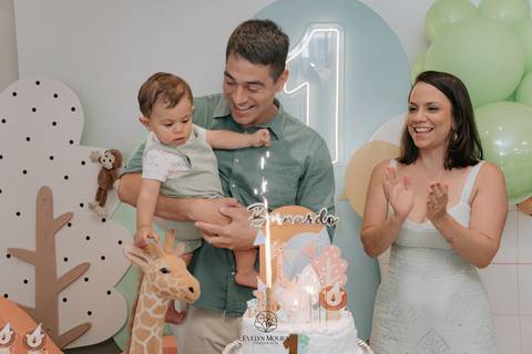 Festa Infantil - Evelyn Moura Fotografia - Fotografia em Niterói, Rio de Janeiro - casa de festa - decoração - decoração de festa - festa colorida- docinhos - bolo - criança - crianças - festa linda - tema safari- casa de festa '