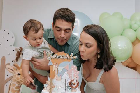 Festa Infantil - Evelyn Moura Fotografia - Fotografia em Niterói, Rio de Janeiro - casa de festa - decoração - decoração de festa - festa colorida- docinhos - bolo - criança - crianças - festa linda - tema safari- casa de festa '