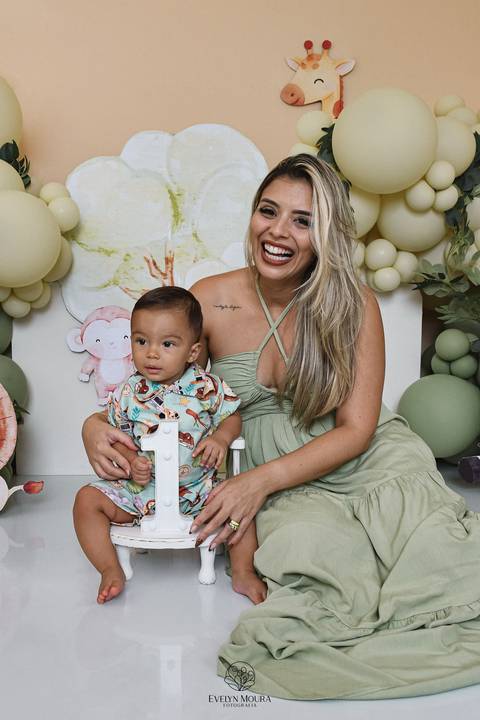 Ensaio de Acompanhamento de bebê. Evelyn Moura Fotografia. Fotógrafa em Niterói, Rio de Janeiro. Newborn. Festa infantil - Smash the cake - Smash the fruit - bebê - ensaio de 1 ano - viral - disney - festa de aniversário - safari'