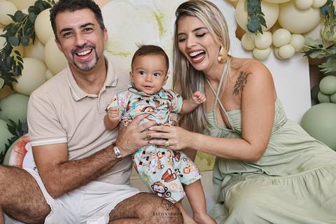 Ensaio de Acompanhamento de bebê. Evelyn Moura Fotografia. Fotógrafa em Niterói, Rio de Janeiro. Newborn. Festa infantil - Smash the cake - Smash the fruit - bebê - ensaio de 1 ano - viral - disney - festa de aniversário - safari'