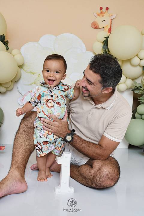 Ensaio de Acompanhamento de bebê. Evelyn Moura Fotografia. Fotógrafa em Niterói, Rio de Janeiro. Newborn. Festa infantil - Smash the cake - Smash the fruit - bebê - ensaio de 1 ano - viral - disney - festa de aniversário - safari'