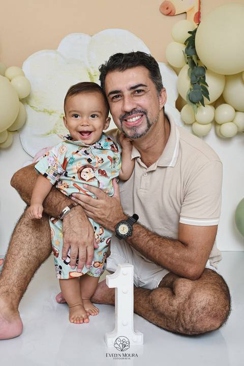 Ensaio de Acompanhamento de bebê. Evelyn Moura Fotografia. Fotógrafa em Niterói, Rio de Janeiro. Newborn. Festa infantil - Smash the cake - Smash the fruit - bebê - ensaio de 1 ano - viral - disney - festa de aniversário - safari'