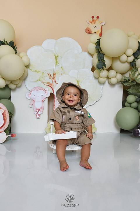 Ensaio de Acompanhamento de bebê. Evelyn Moura Fotografia. Fotógrafa em Niterói, Rio de Janeiro. Newborn. Festa infantil - Smash the cake - Smash the fruit - bebê - ensaio de 1 ano - viral - disney - festa de aniversário - safari'