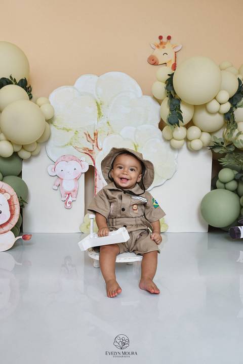 Ensaio de Acompanhamento de bebê. Evelyn Moura Fotografia. Fotógrafa em Niterói, Rio de Janeiro. Newborn. Festa infantil - Smash the cake - Smash the fruit - bebê - ensaio de 1 ano - viral - disney - festa de aniversário - safari'