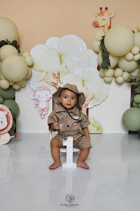 Ensaio de Acompanhamento de bebê. Evelyn Moura Fotografia. Fotógrafa em Niterói, Rio de Janeiro. Newborn. Festa infantil - Smash the cake - Smash the fruit - bebê - ensaio de 1 ano - viral - disney - festa de aniversário - safari'