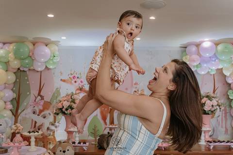 Festa Infantil - Evelyn Moura Fotografia - Fotografia em Niterói, Rio de Janeiro - casa de festa - decoração - decoração de festa - festa colorida- docinhos - bolo - criança - crianças - festa linda - tema safari- casa de festa '