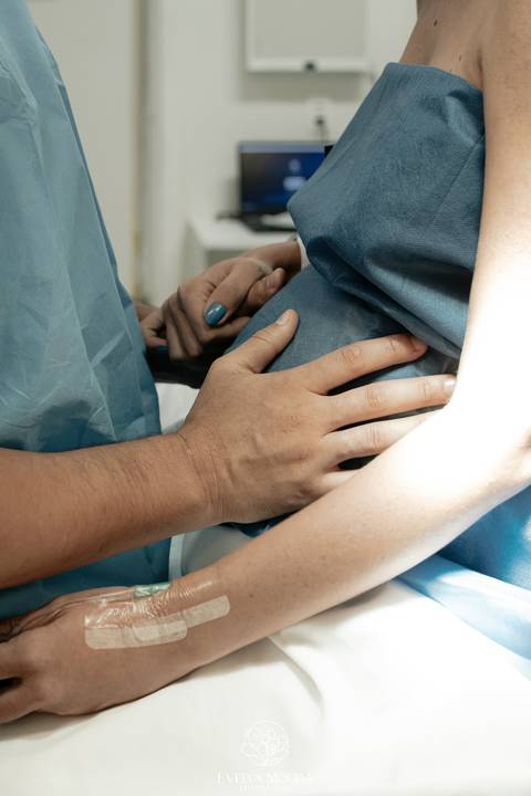 Fotografia de Parto - Newborn - Evelyn Moura Fotografia em Niterói, Rio de Janeiro - ensaio infantil - newborn de recém nascido - partos - parto em niteroi - registro de parto - maternidade são francisco - doce nascer - parto humanizado - andrea barbosa '