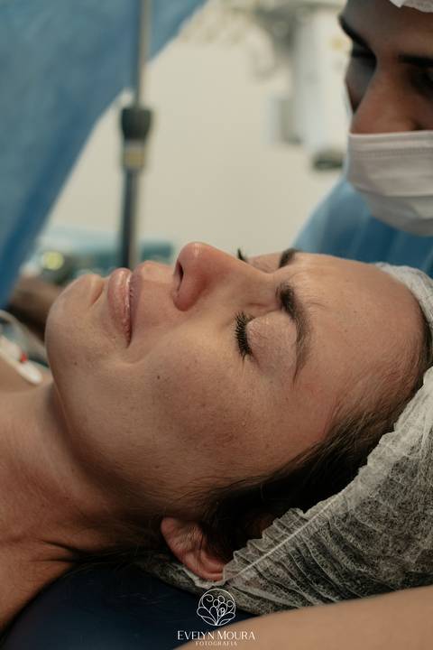 Fotografia de Parto - Newborn - Evelyn Moura Fotografia em Niterói, Rio de Janeiro - ensaio infantil - newborn de recém nascido - partos - parto em niteroi - registro de parto - maternidade são francisco - doce nascer - parto humanizado - andrea barbosa '