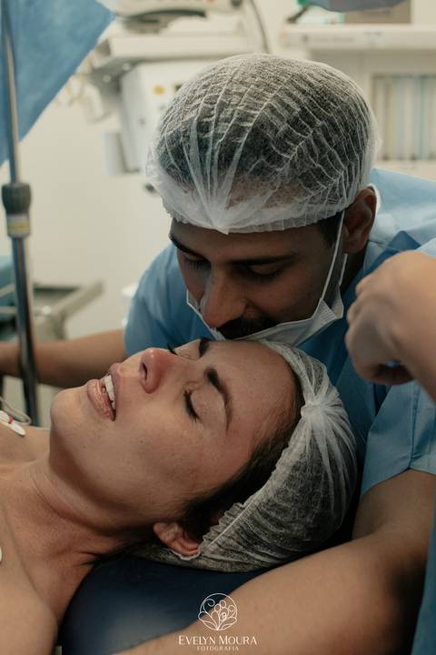 Fotografia de Parto - Newborn - Evelyn Moura Fotografia em Niterói, Rio de Janeiro - ensaio infantil - newborn de recém nascido - partos - parto em niteroi - registro de parto - maternidade são francisco - doce nascer - parto humanizado - andrea barbosa '