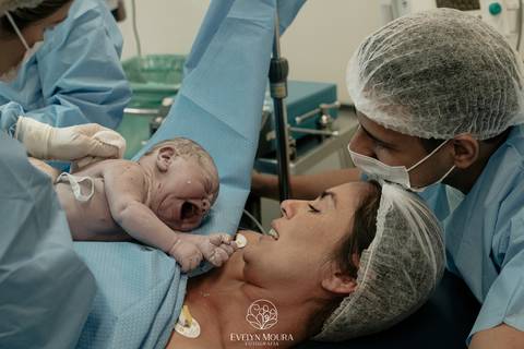 Fotografia de Parto - Newborn - Evelyn Moura Fotografia em Niterói, Rio de Janeiro - ensaio infantil - newborn de recém nascido - partos - parto em niteroi - registro de parto - maternidade são francisco - doce nascer - parto humanizado - andrea barbosa '