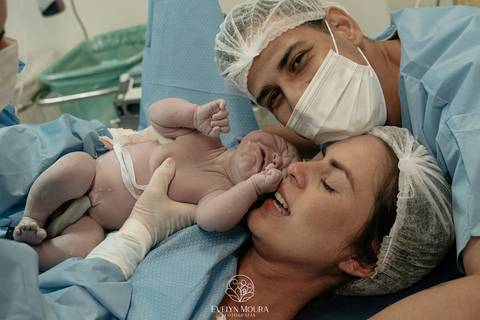 Fotografia de Parto - Newborn - Evelyn Moura Fotografia em Niterói, Rio de Janeiro - ensaio infantil - newborn de recém nascido - partos - parto em niteroi - registro de parto - maternidade são francisco - doce nascer - parto humanizado - andrea barbosa '