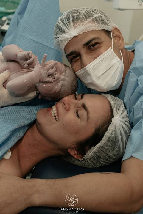 Fotografia de Parto - Newborn - Evelyn Moura Fotografia em Niterói, Rio de Janeiro - ensaio infantil - newborn de recém nascido - partos - parto em niteroi - registro de parto - maternidade são francisco - doce nascer - parto humanizado - andrea barbosa '