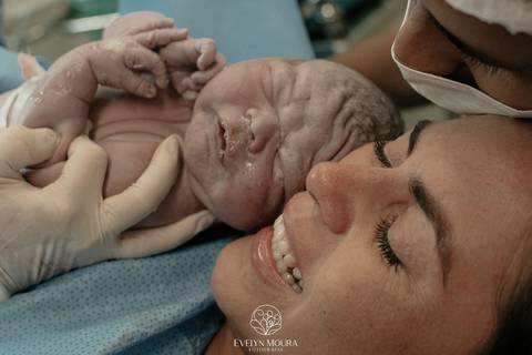 Fotografia de Parto - Newborn - Evelyn Moura Fotografia em Niterói, Rio de Janeiro - ensaio infantil - newborn de recém nascido - partos - parto em niteroi - registro de parto - maternidade são francisco - doce nascer - parto humanizado - andrea barbosa '