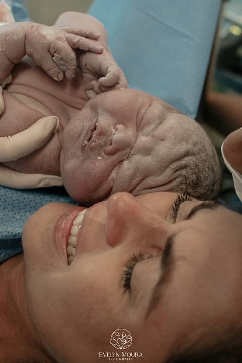 Fotografia de Parto - Newborn - Evelyn Moura Fotografia em Niterói, Rio de Janeiro - ensaio infantil - newborn de recém nascido - partos - parto em niteroi - registro de parto - maternidade são francisco - doce nascer - parto humanizado - andrea barbosa '