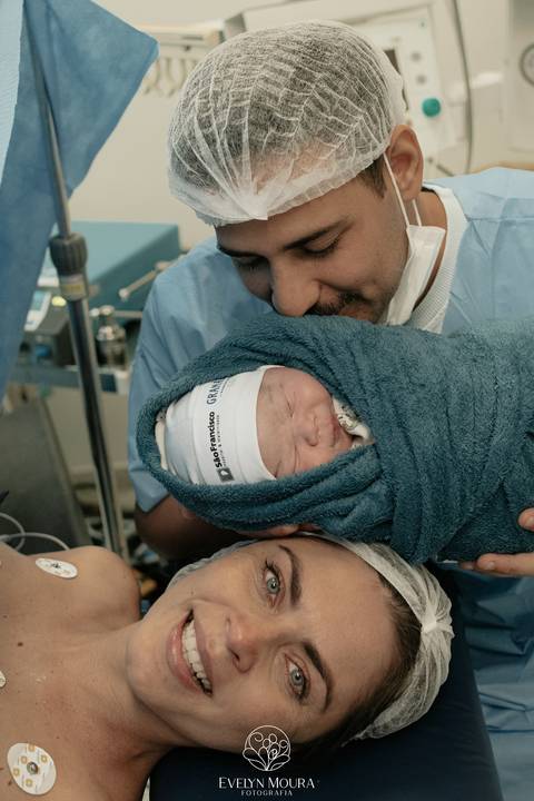 Fotografia de Parto - Newborn - Evelyn Moura Fotografia em Niterói, Rio de Janeiro - ensaio infantil - newborn de recém nascido - partos - parto em niteroi - registro de parto - maternidade são francisco - doce nascer - parto humanizado - andrea barbosa '