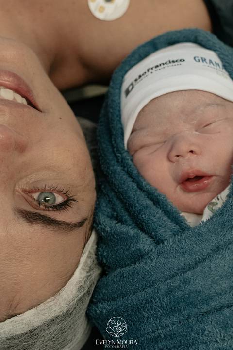 Fotografia de Parto - Newborn - Evelyn Moura Fotografia em Niterói, Rio de Janeiro - ensaio infantil - newborn de recém nascido - partos - parto em niteroi - registro de parto - maternidade são francisco - doce nascer - parto humanizado - andrea barbosa '