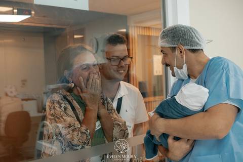 Fotografia de Parto - Newborn - Evelyn Moura Fotografia em Niterói, Rio de Janeiro - ensaio infantil - newborn de recém nascido - partos - parto em niteroi - registro de parto - maternidade são francisco - doce nascer - parto humanizado - andrea barbosa '