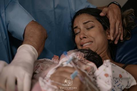 Fotografia de Parto - Newborn - Evelyn Moura Fotografia em Niterói, Rio de Janeiro - ensaio infantil - newborn de recém nascido - partos - parto em niteroi - registro de parto - maternidade são francisco - parto normal - parto humanizado - andrea barbosa '